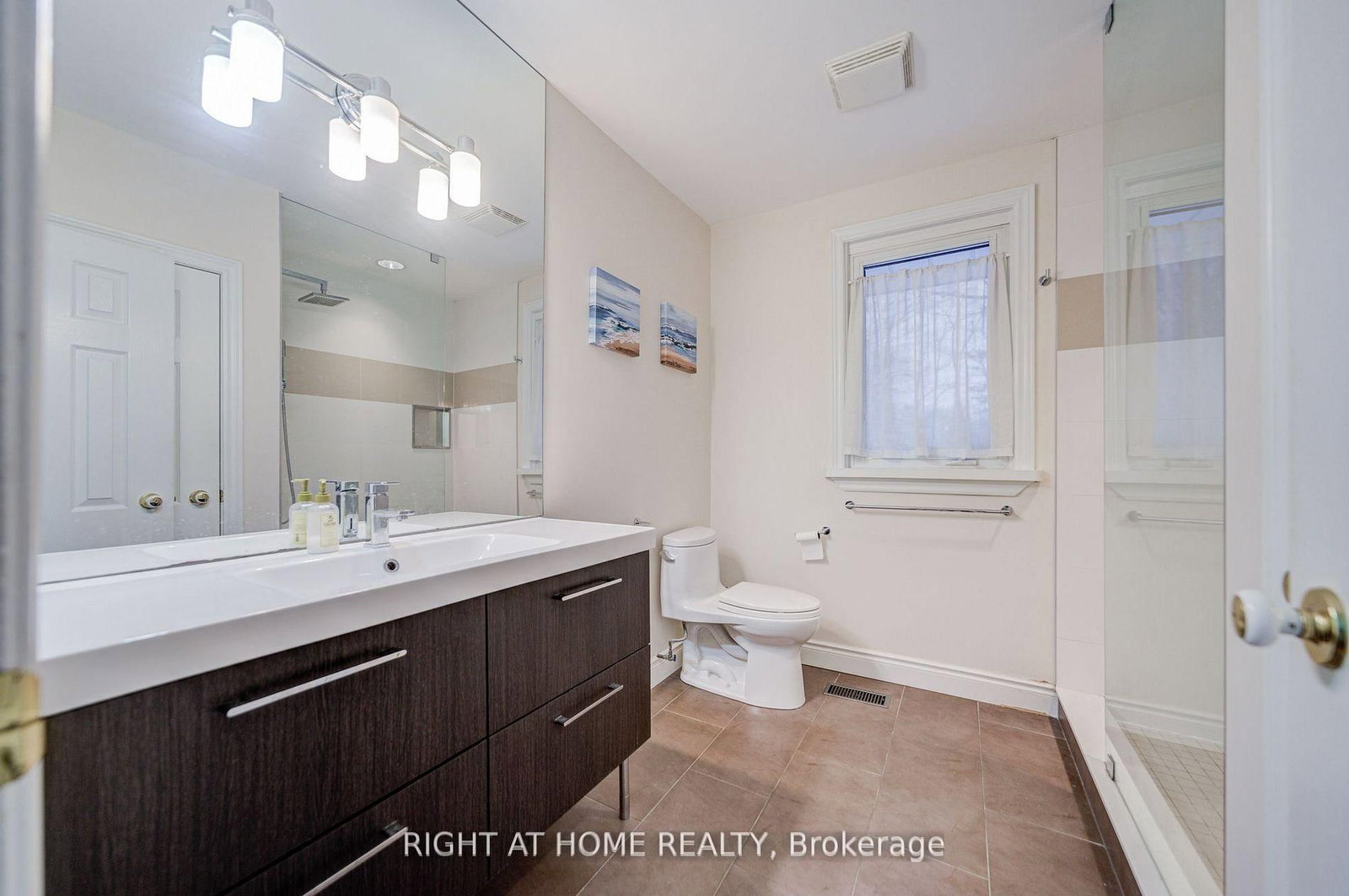 Detached House for sale at 1445 Ryan Place, Mississauga, Ontario, L5C 1J7 - Erindale - MLS: W12982972