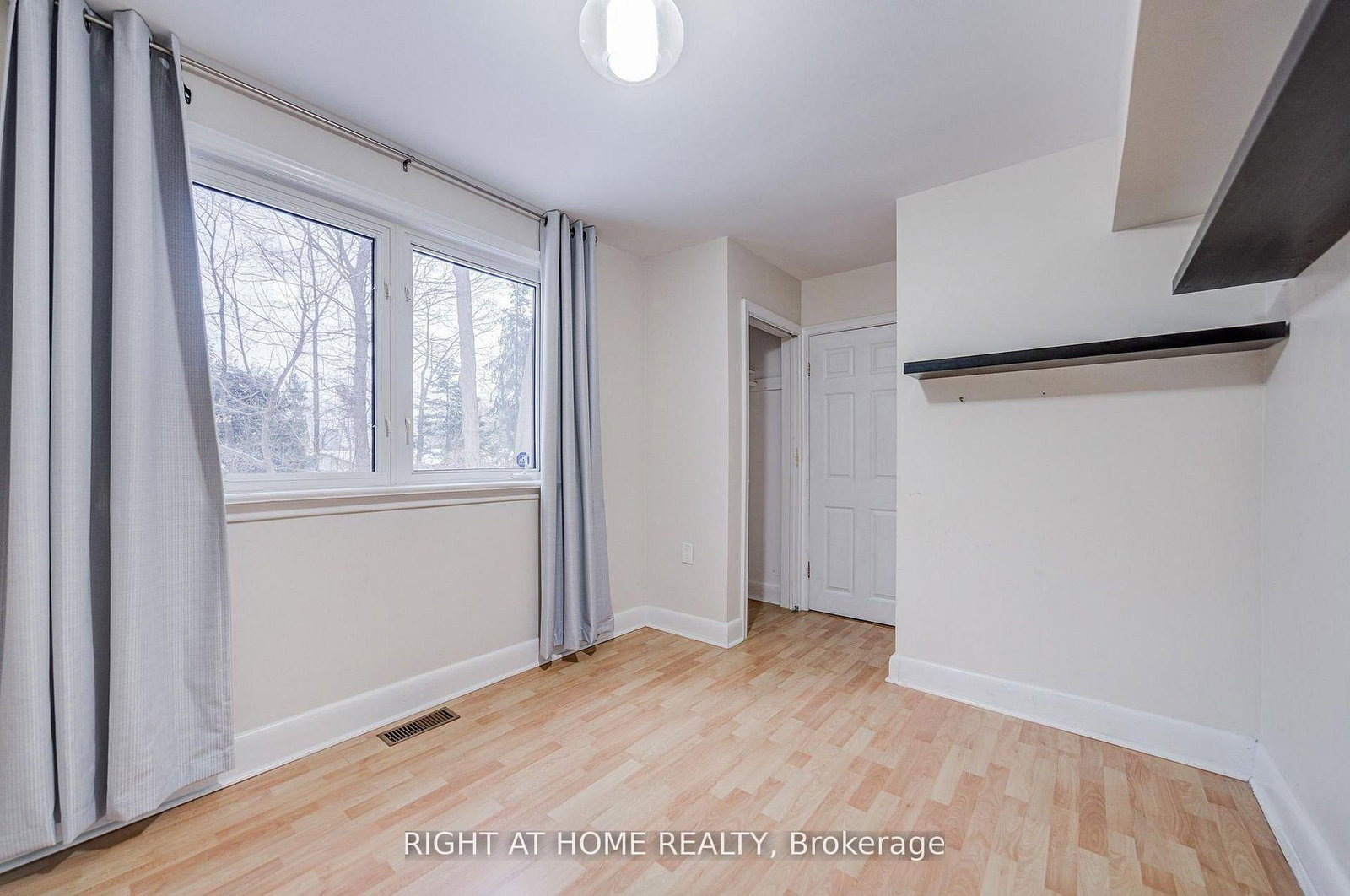 Detached House for sale at 1445 Ryan Place, Mississauga, Ontario, L5C 1J7 - Erindale - MLS: W12982972