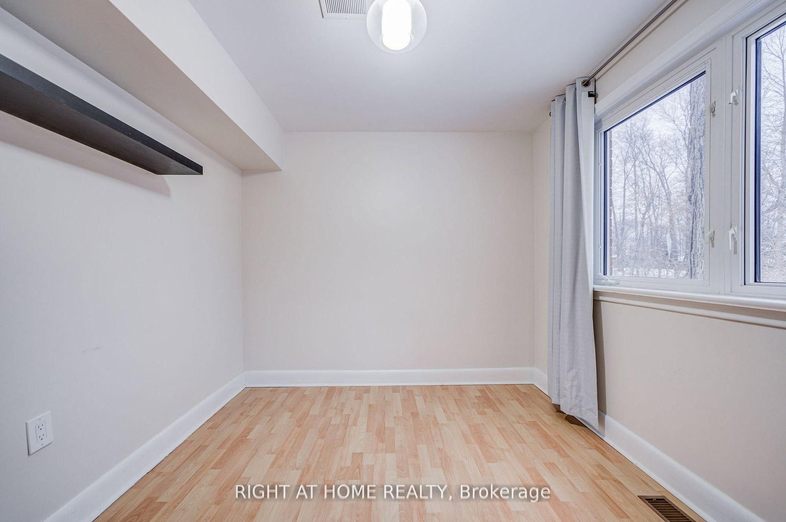 Detached House for sale at 1445 Ryan Place, Mississauga, Ontario, L5C 1J7 - Erindale - MLS: W12982972