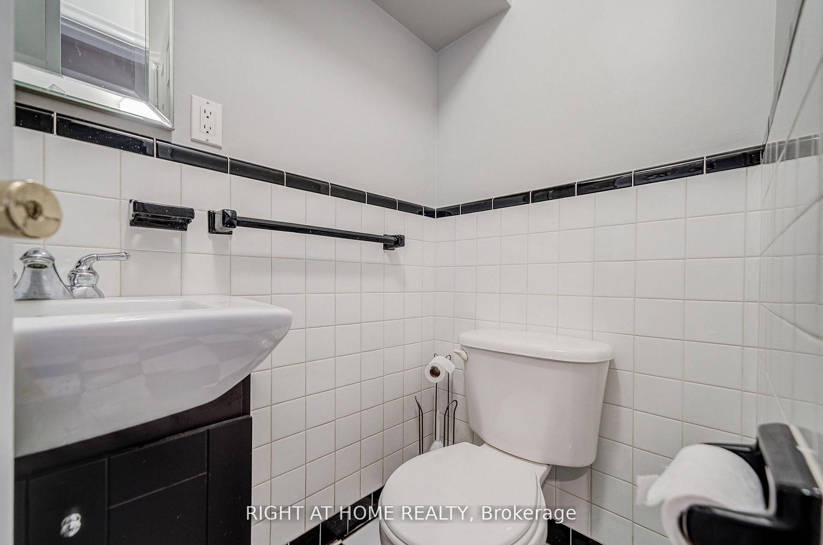 Detached House for sale at 1445 Ryan Place, Mississauga, Ontario, L5C 1J7 - Erindale - MLS: W12982972