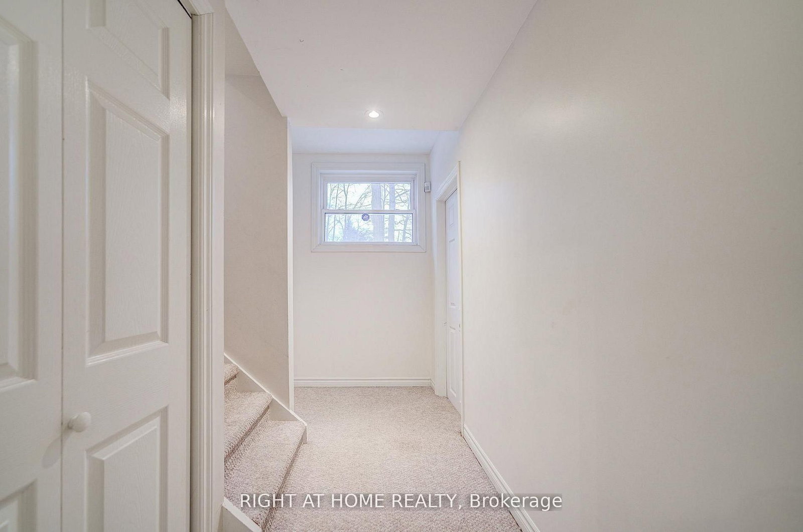 Detached House for sale at 1445 Ryan Place, Mississauga, Ontario, L5C 1J7 - Erindale - MLS: W12982972