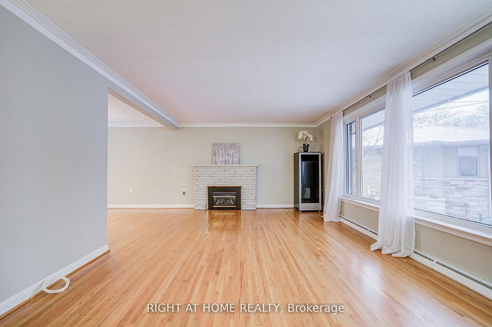 Detached House for sale at 1445 Ryan Place, Mississauga, Ontario, L5C 1J7 - Erindale - MLS: W12982972