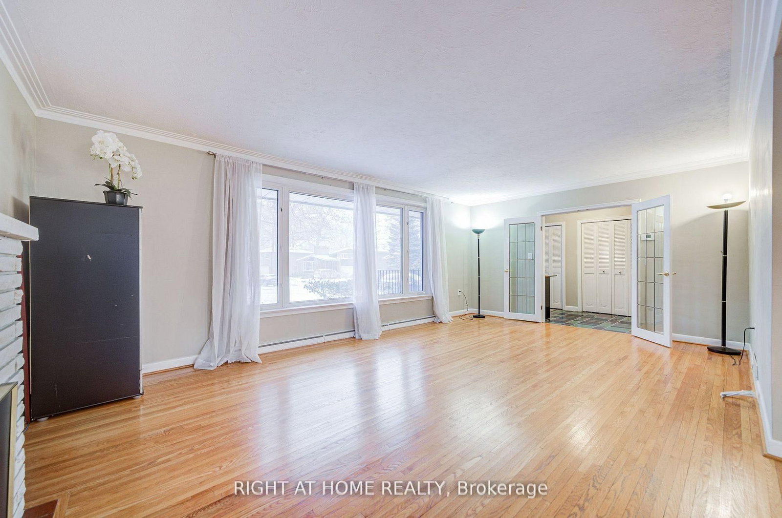 Detached House for sale at 1445 Ryan Place, Mississauga, Ontario, L5C 1J7 - Erindale - MLS: W12982972