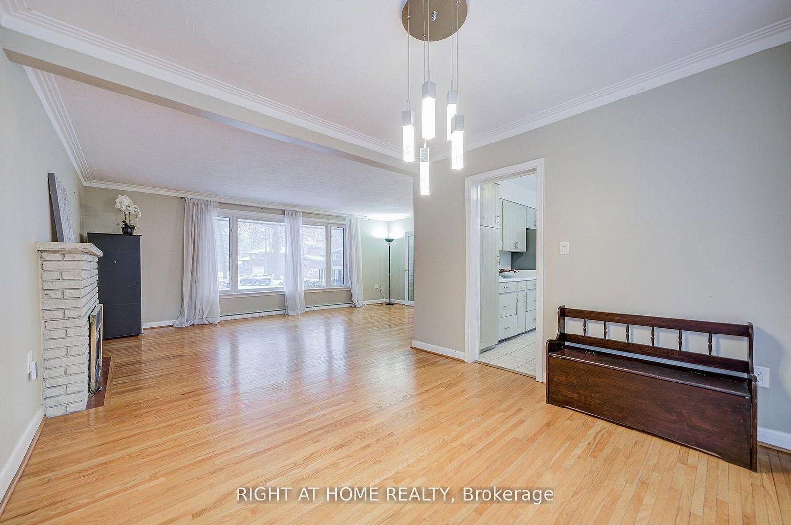 Detached House for sale at 1445 Ryan Place, Mississauga, Ontario, L5C 1J7 - Erindale - MLS: W12982972