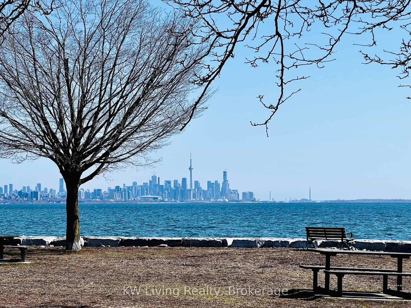 home for lease on 74 Murrie Street