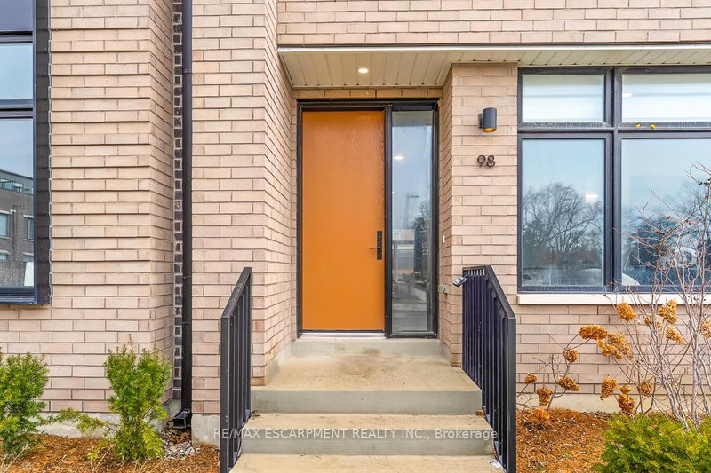 98 - 35 Lou Parson Way, Mississauga, L5H 0B2 | Image 3