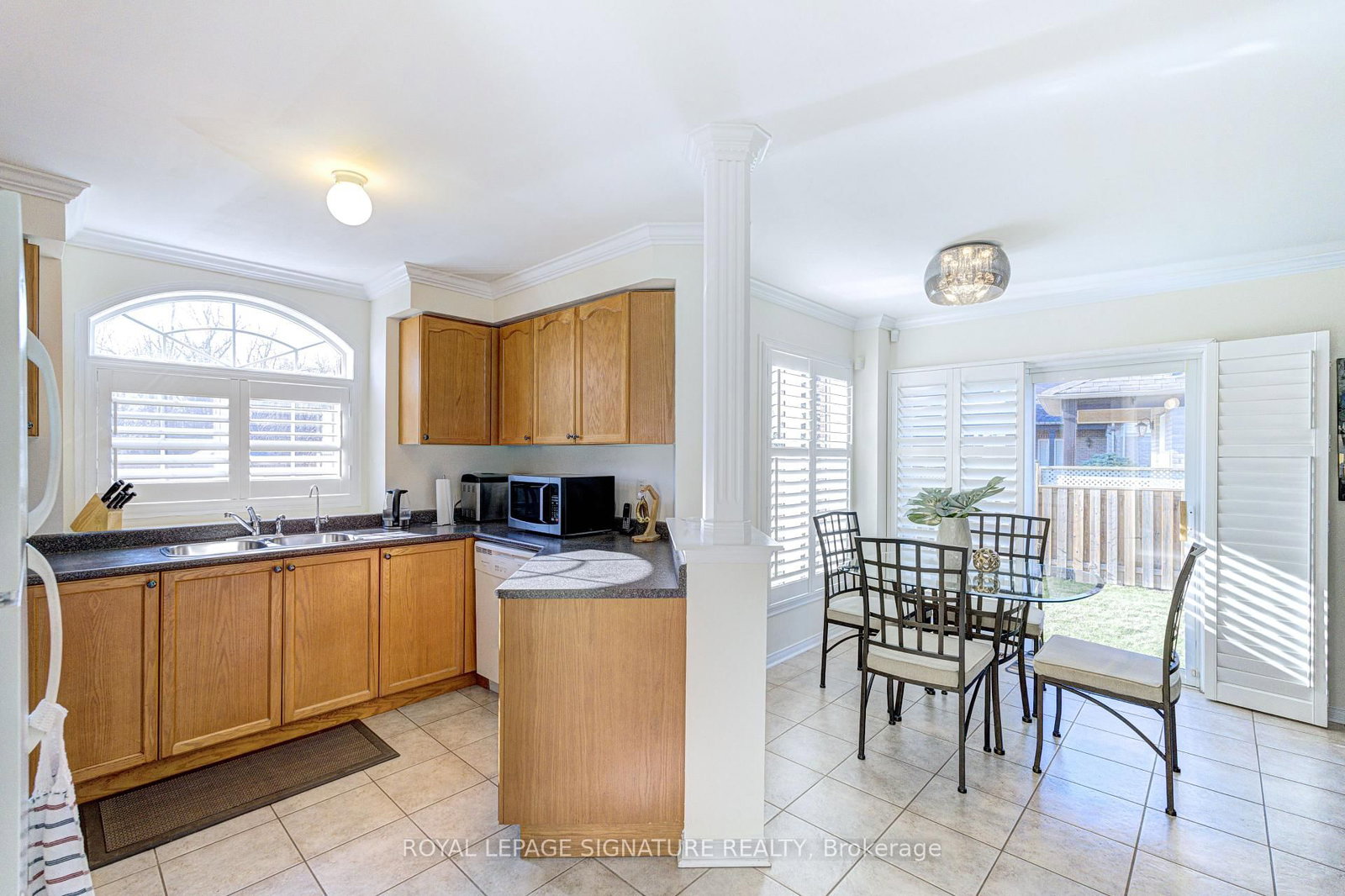 Townhouse for sale at 1019 Kennedy Circle, Milton, Ontario, L9T 5S4 - Beaty - MLS: W12983100