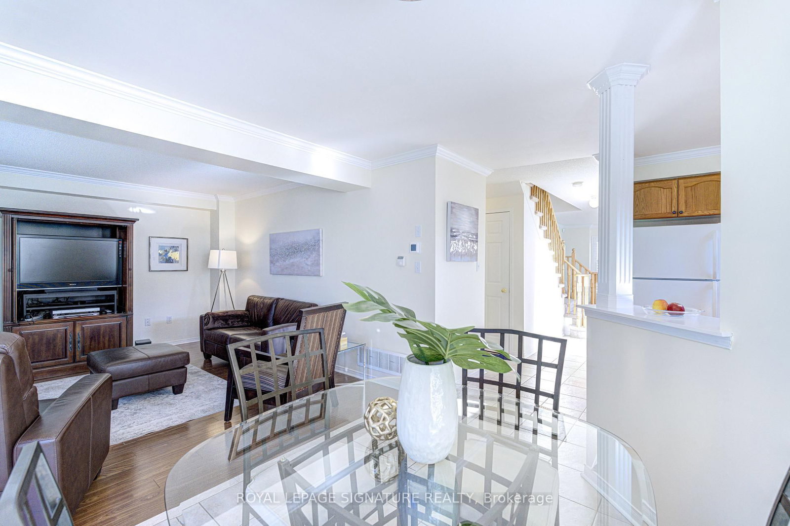 Townhouse for sale at 1019 Kennedy Circle, Milton, Ontario, L9T 5S4 - Beaty - MLS: W12983100