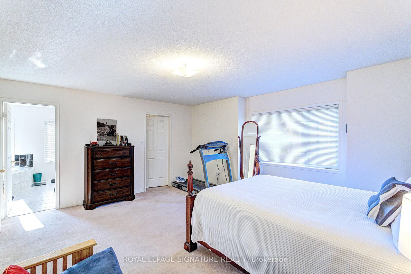 Townhouse for sale at 1019 Kennedy Circle, Milton, Ontario, L9T 5S4 - Beaty - MLS: W12983100