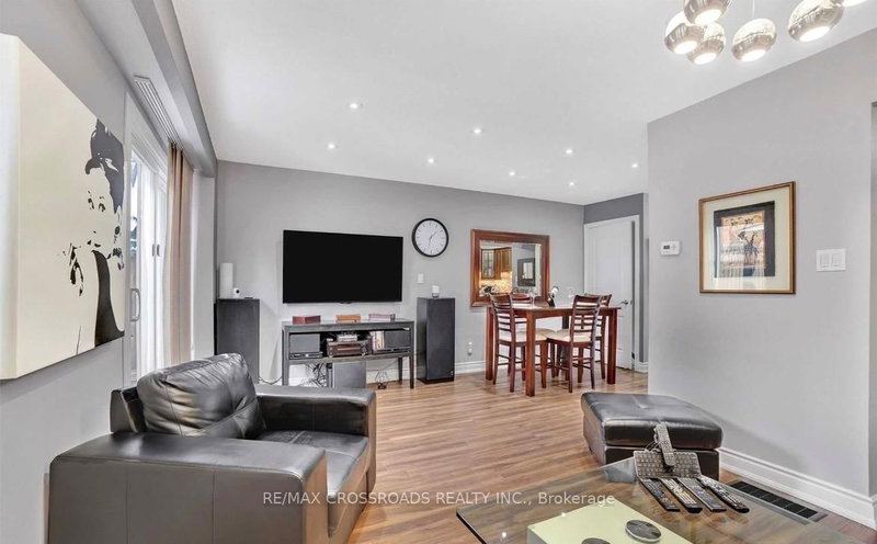 90 - 90 Foster Cres, Brampton, L6V 3M8 | Image 3