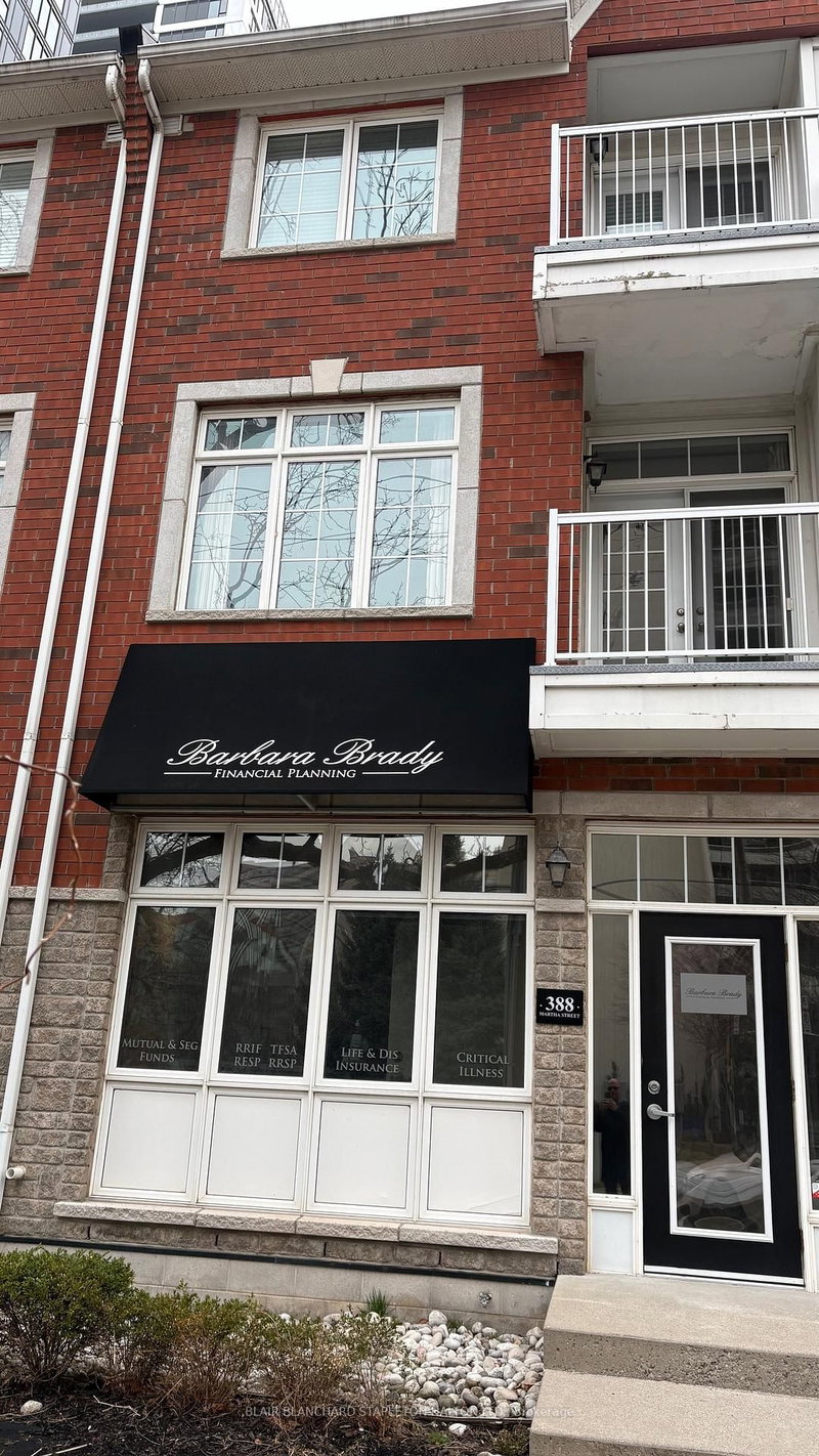 home for lease on 389 Detlor Common