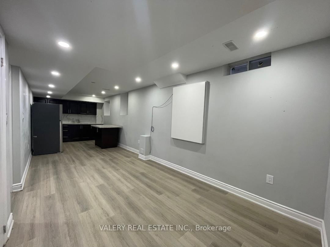 13 Frampton Road, Unit Lower - Photo 4