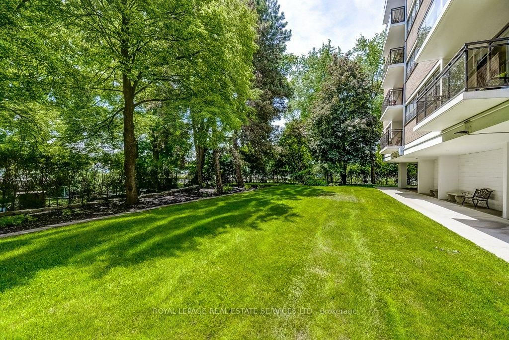 212 Kerr Street • #404 • Oakville, ON photo 38