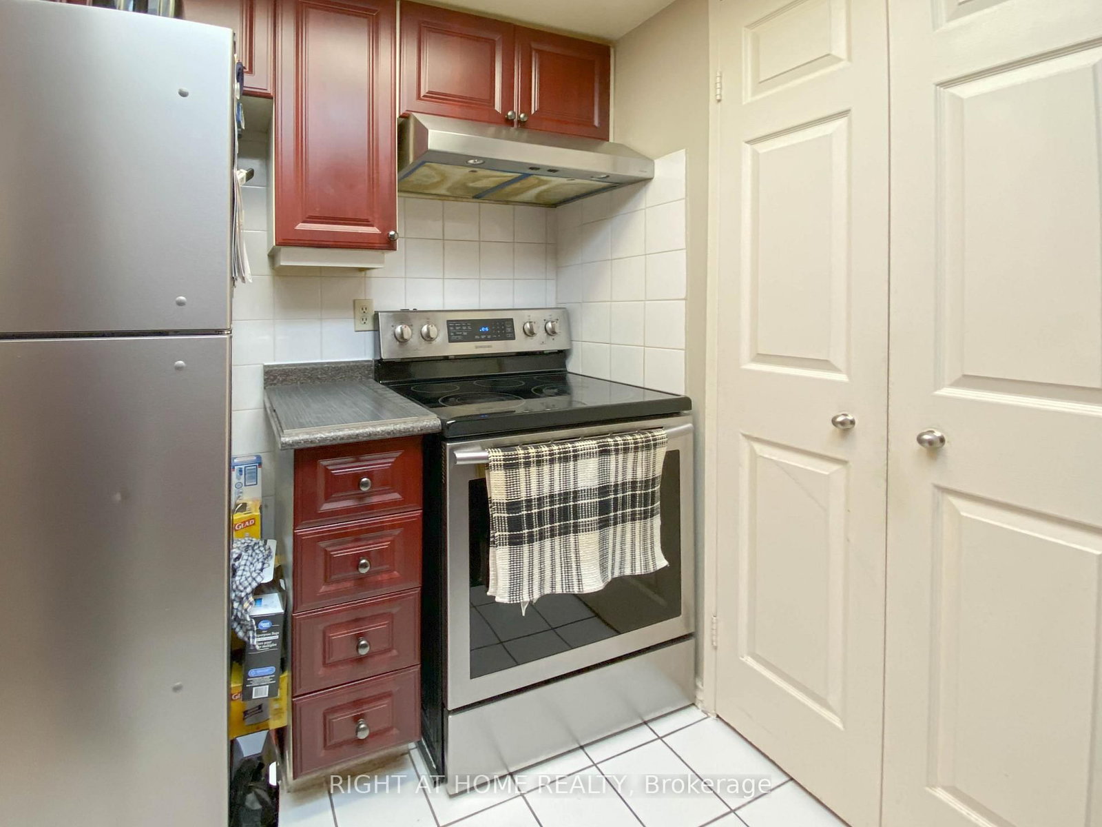 265 Enfield Place, Unit 508 - Photo 9