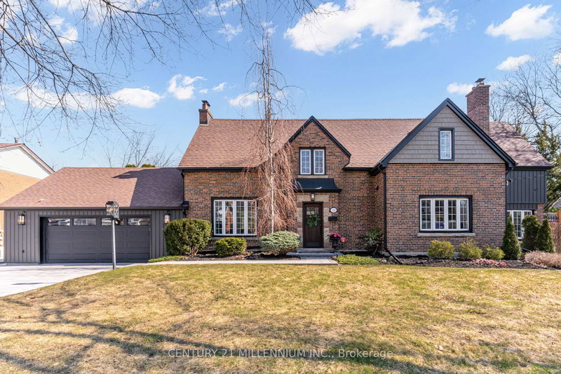 home for sale on 126 Elizabeth Street S