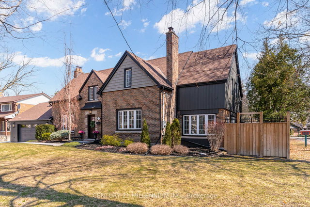 126 Elizabeth Street S