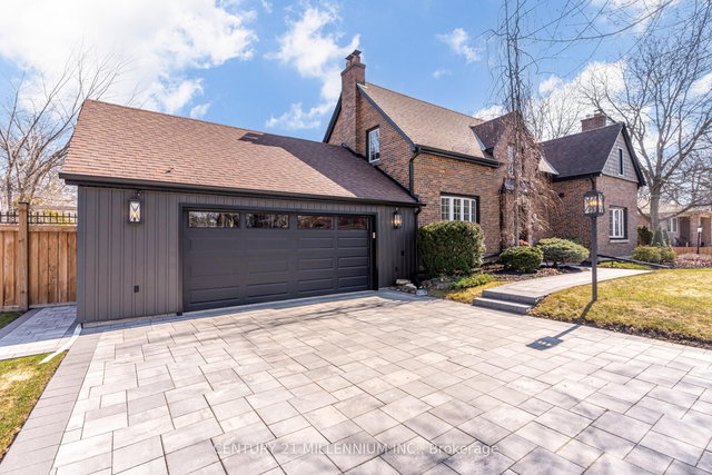 126 Elizabeth Street S