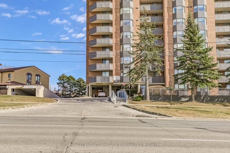 804 - 3845 Lake Shore Boulevard W