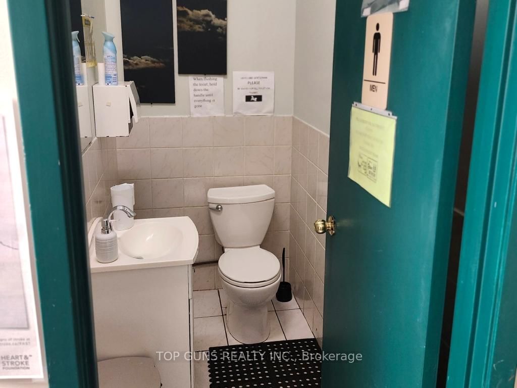 2375 St Clair Avenue W - Photo 11