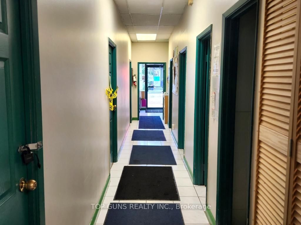 2375 St Clair Avenue W - Photo 13