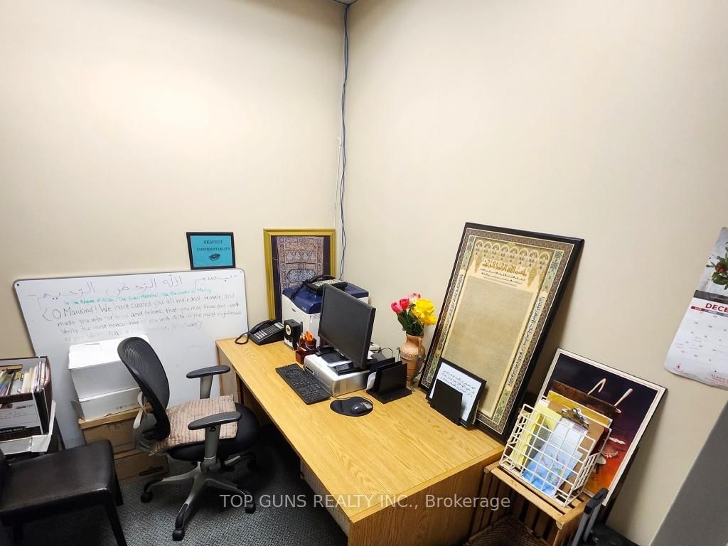 2375 St Clair Avenue W - Photo 9