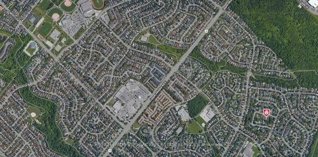 1375 Langdale Crescent