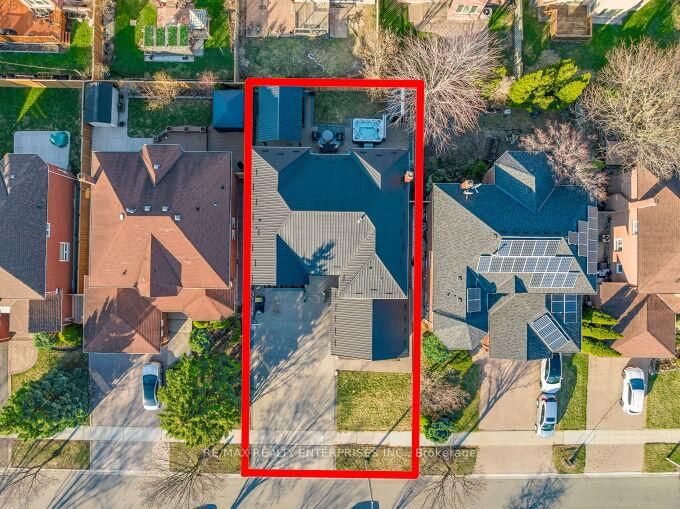 5683 Oldcastle Cres, Mississauga, L5M 4X6 | Image 3