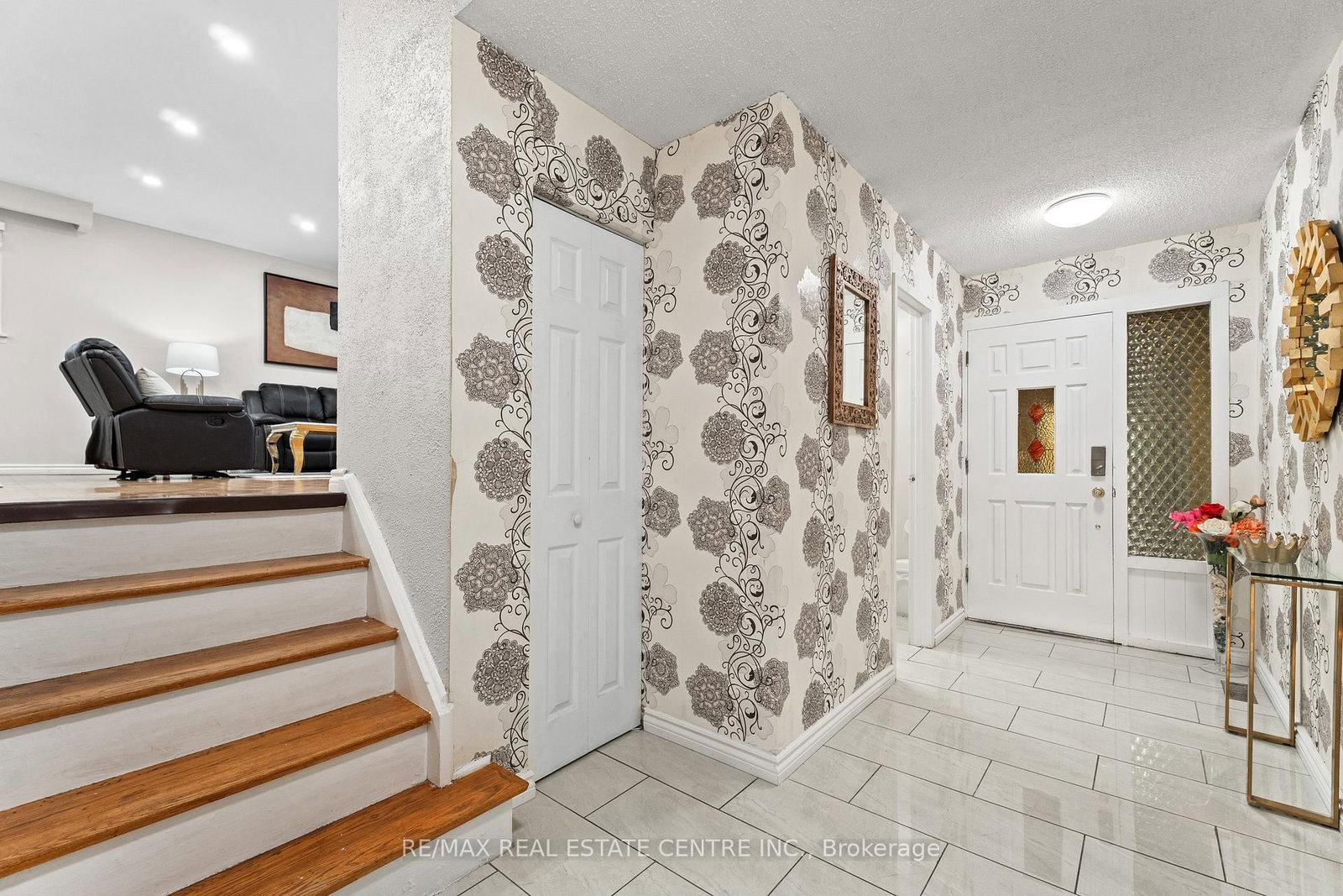 Detached House for sale at 23 Jefferson Road, Brampton, Ontario, L6S 2G6 - Northgate - MLS: W12984070