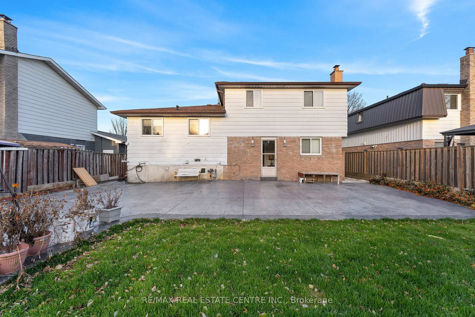 Detached House for sale at 23 Jefferson Road, Brampton, Ontario, L6S 2G6 - Northgate - MLS: W12984070