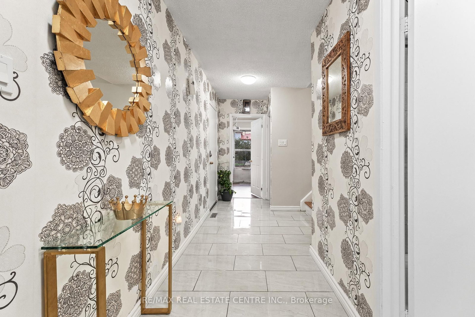 Detached House for sale at 23 Jefferson Road, Brampton, Ontario, L6S 2G6 - Northgate - MLS: W12984070