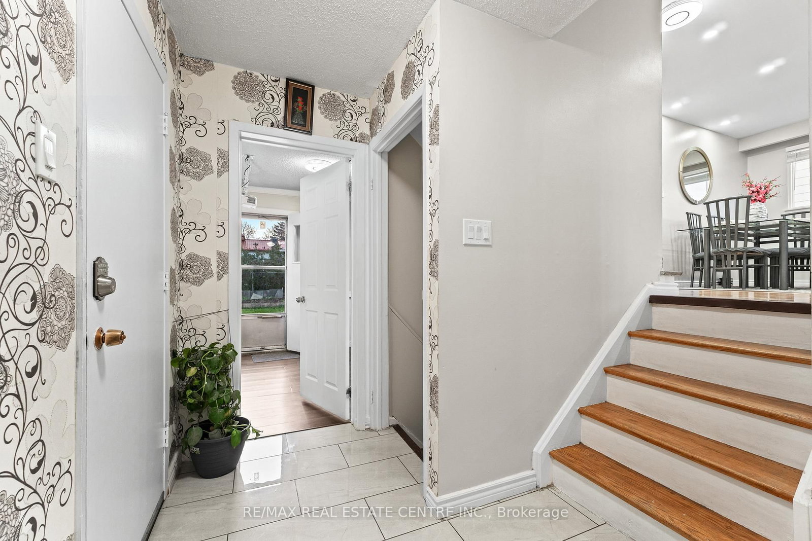 Detached House for sale at 23 Jefferson Road, Brampton, Ontario, L6S 2G6 - Northgate - MLS: W12984070