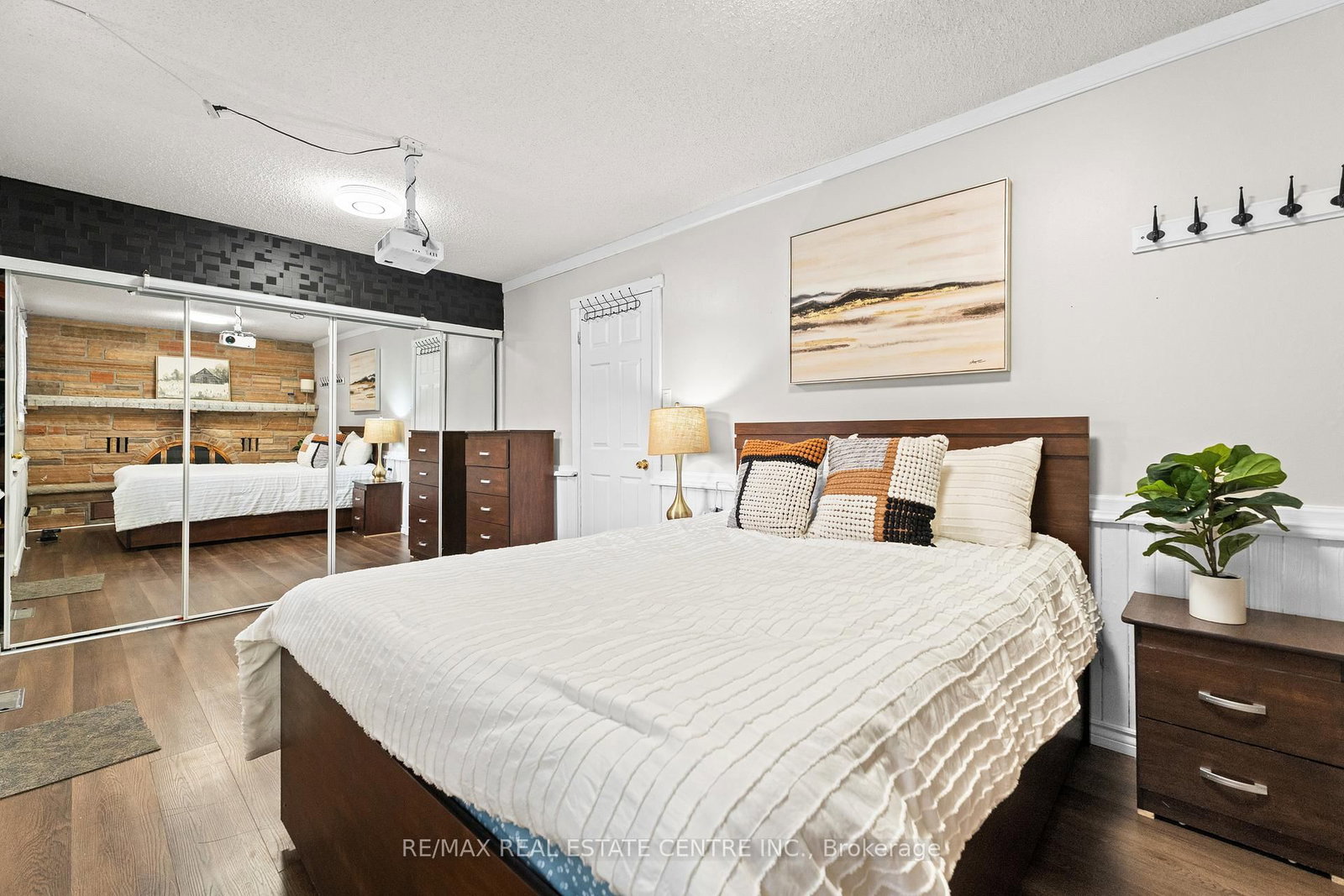 Detached House for sale at 23 Jefferson Road, Brampton, Ontario, L6S 2G6 - Northgate - MLS: W12984070