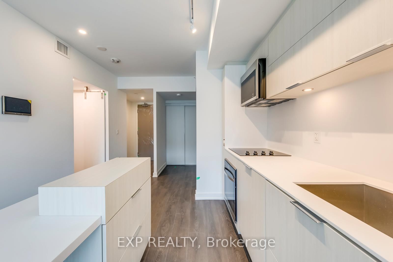 370 Martha Street, Unit 303 - Photo 7