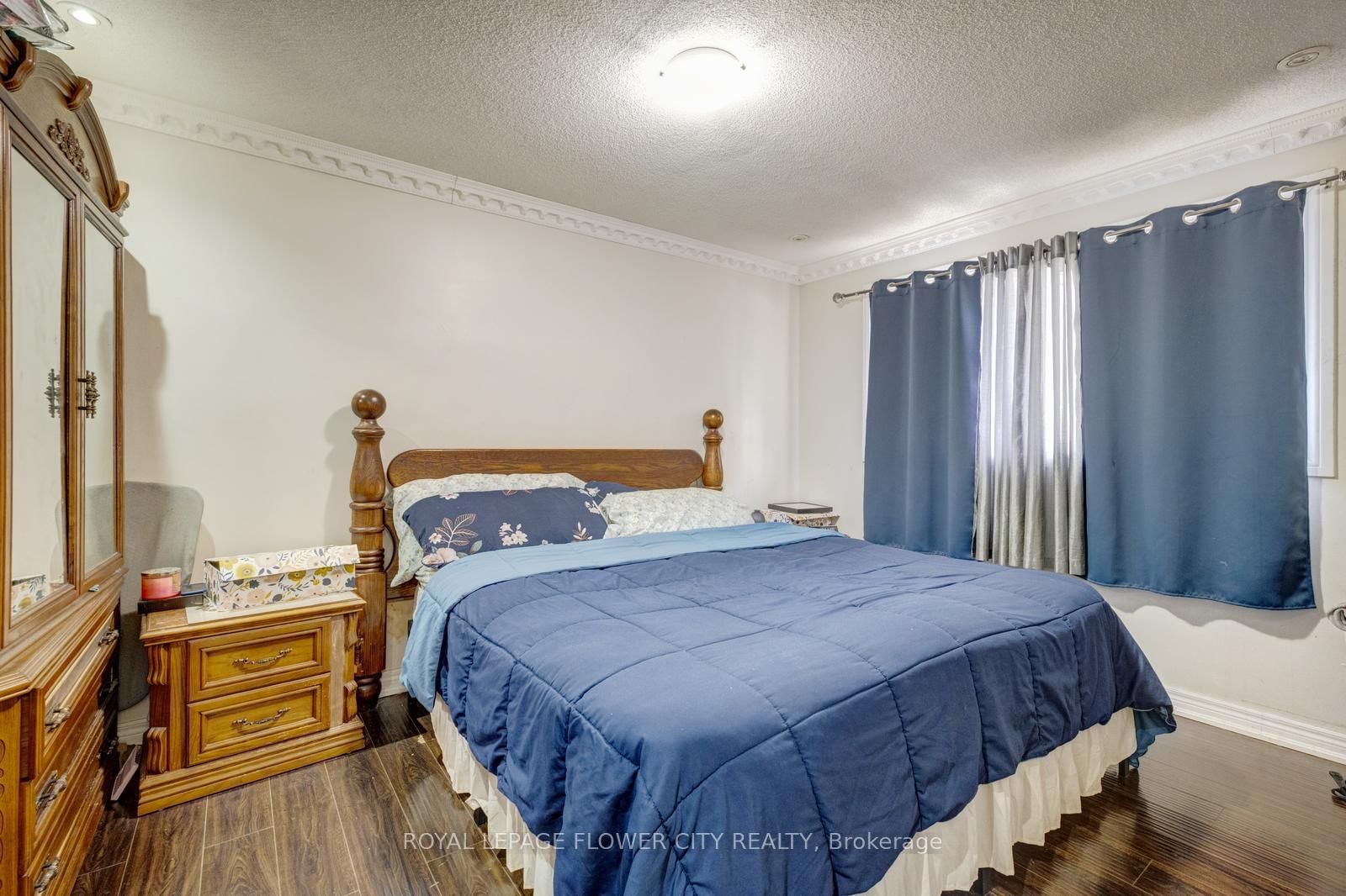 Detached House for sale at 20 N Alarton Street, Mississauga, Ontario, L4T 1J8 - Malton - MLS: W12984110