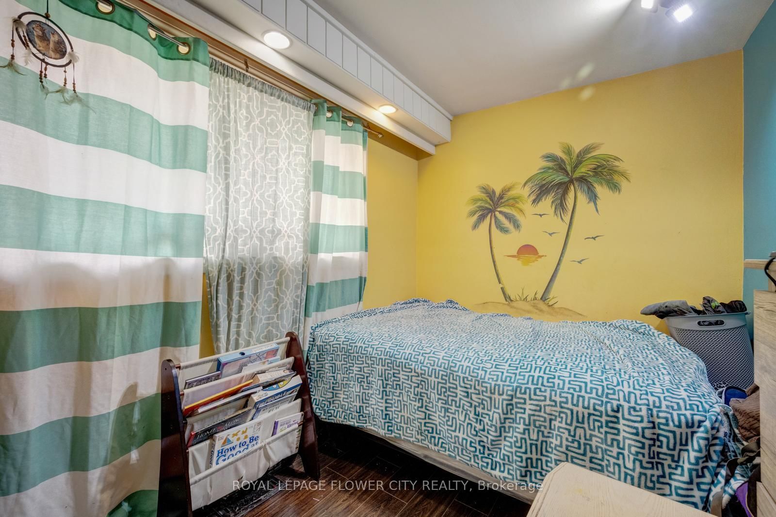 Detached House for sale at 20 N Alarton Street, Mississauga, Ontario, L4T 1J8 - Malton - MLS: W12984110