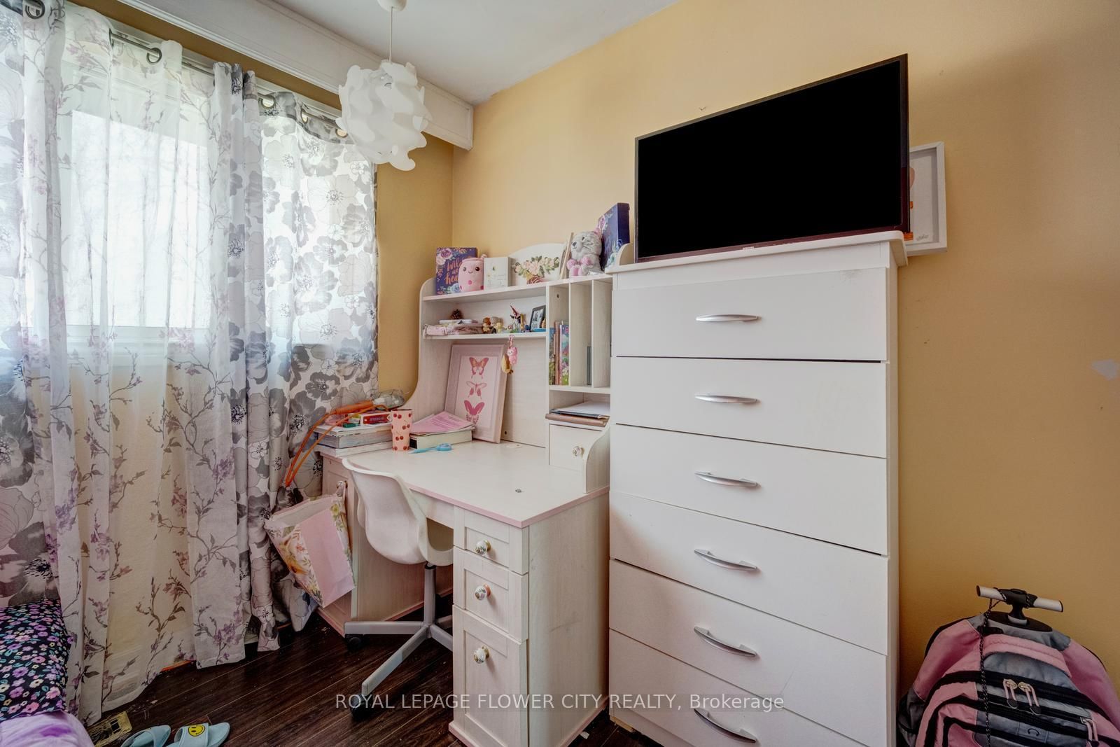 Detached House for sale at 20 N Alarton Street, Mississauga, Ontario, L4T 1J8 - Malton - MLS: W12984110