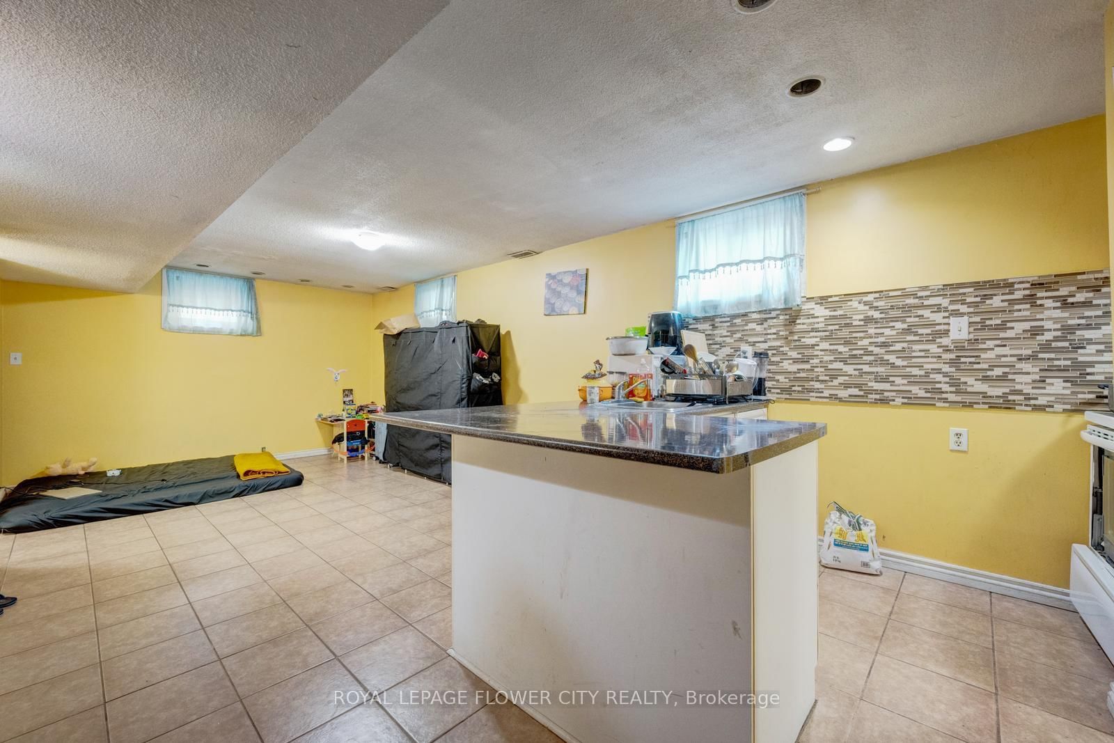 Detached House for sale at 20 N Alarton Street, Mississauga, Ontario, L4T 1J8 - Malton - MLS: W12984110