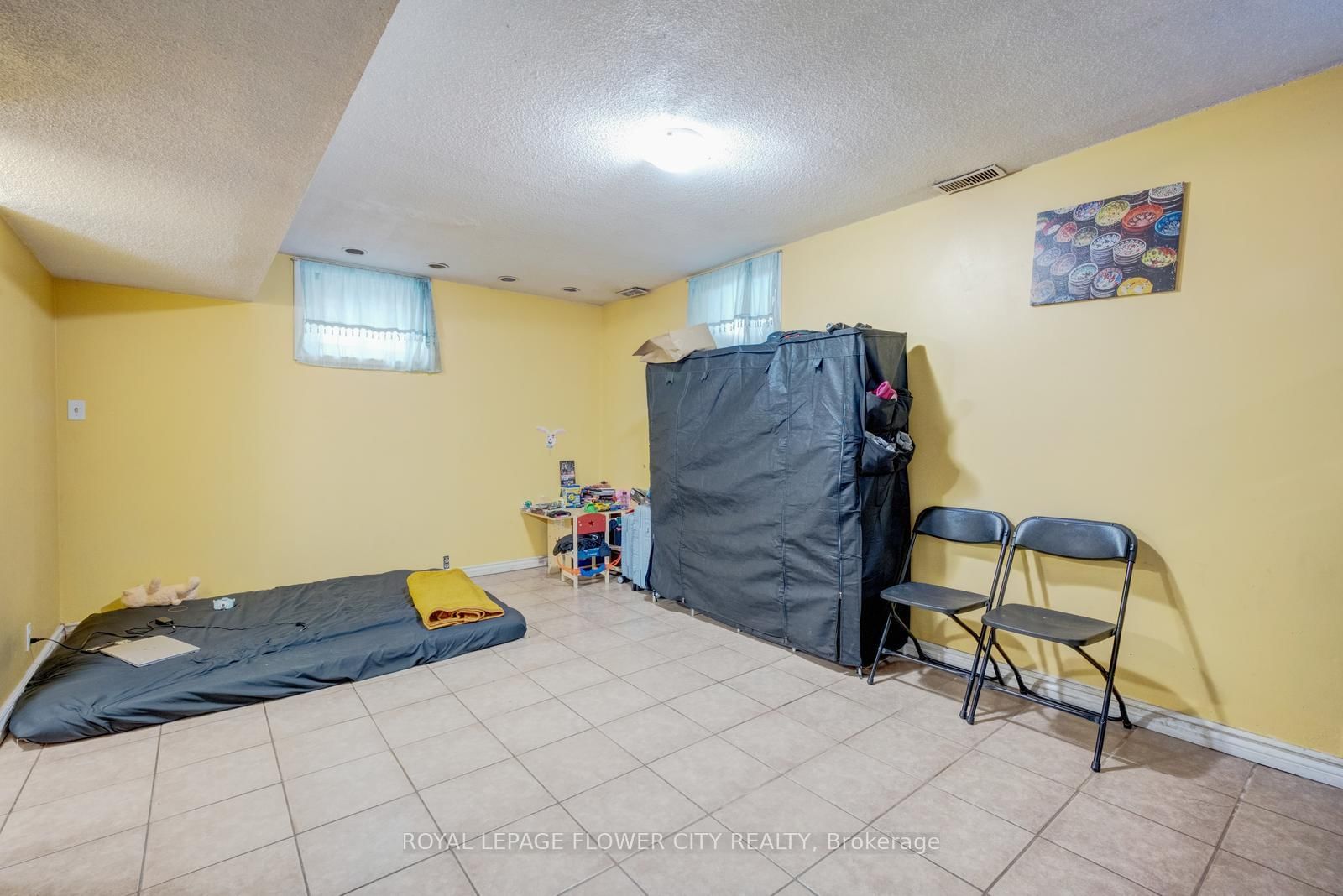 Detached House for sale at 20 N Alarton Street, Mississauga, Ontario, L4T 1J8 - Malton - MLS: W12984110