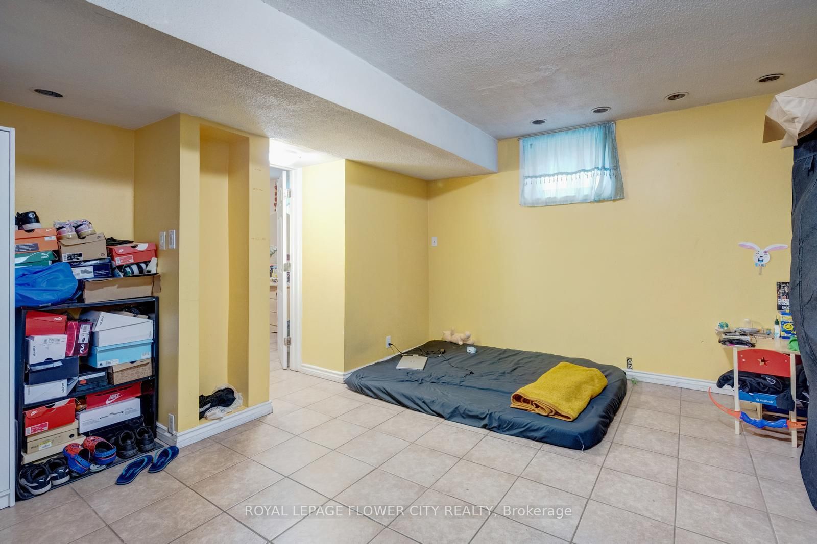 Detached House for sale at 20 N Alarton Street, Mississauga, Ontario, L4T 1J8 - Malton - MLS: W12984110