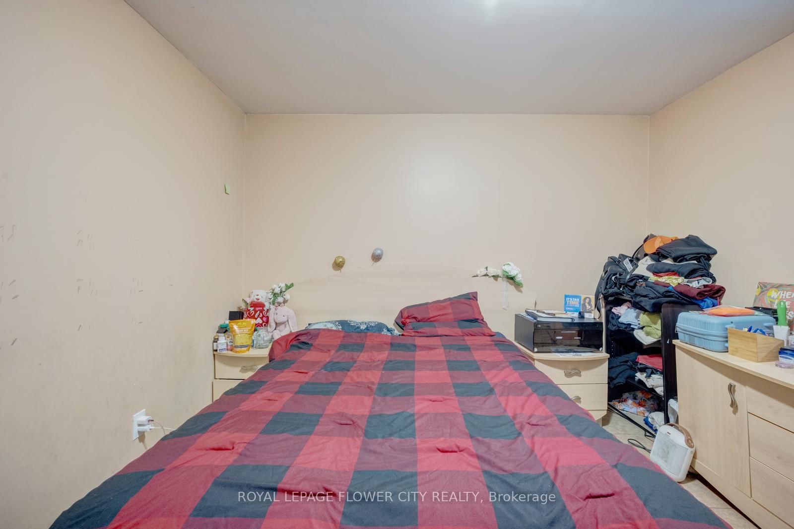 Detached House for sale at 20 N Alarton Street, Mississauga, Ontario, L4T 1J8 - Malton - MLS: W12984110