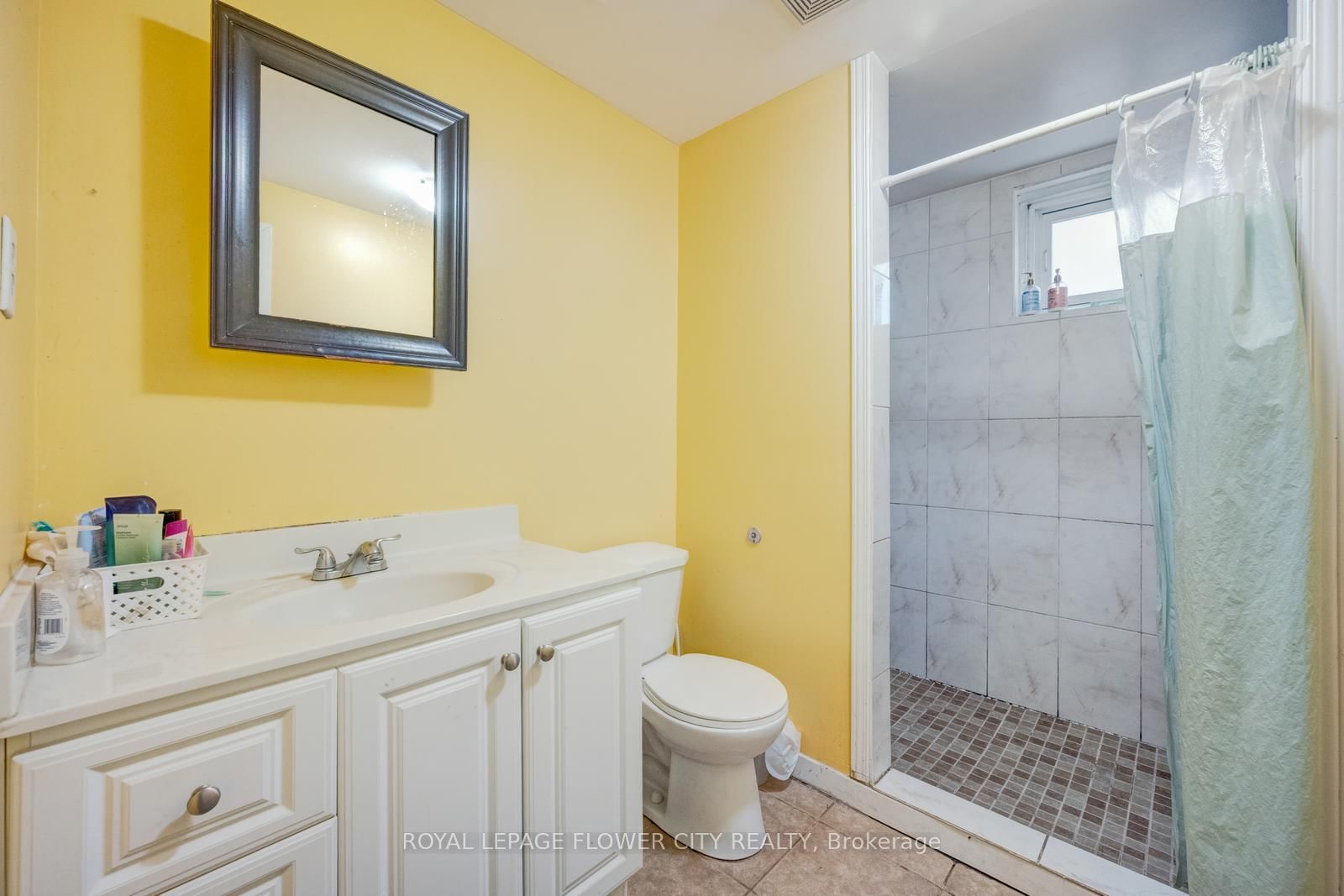 Detached House for sale at 20 N Alarton Street, Mississauga, Ontario, L4T 1J8 - Malton - MLS: W12984110