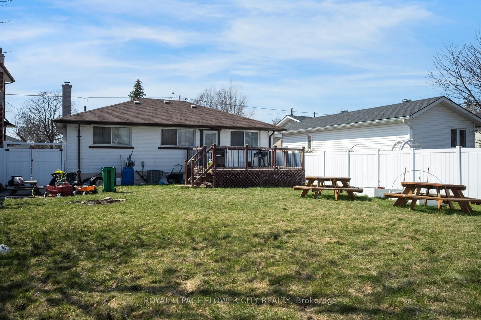 Detached House for sale at 20 N Alarton Street, Mississauga, Ontario, L4T 1J8 - Malton - MLS: W12984110