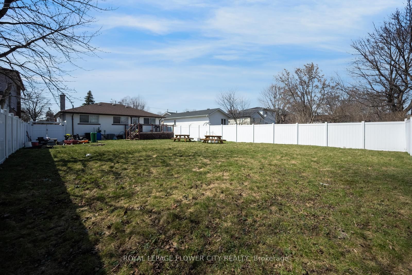 Detached House for sale at 20 N Alarton Street, Mississauga, Ontario, L4T 1J8 - Malton - MLS: W12984110