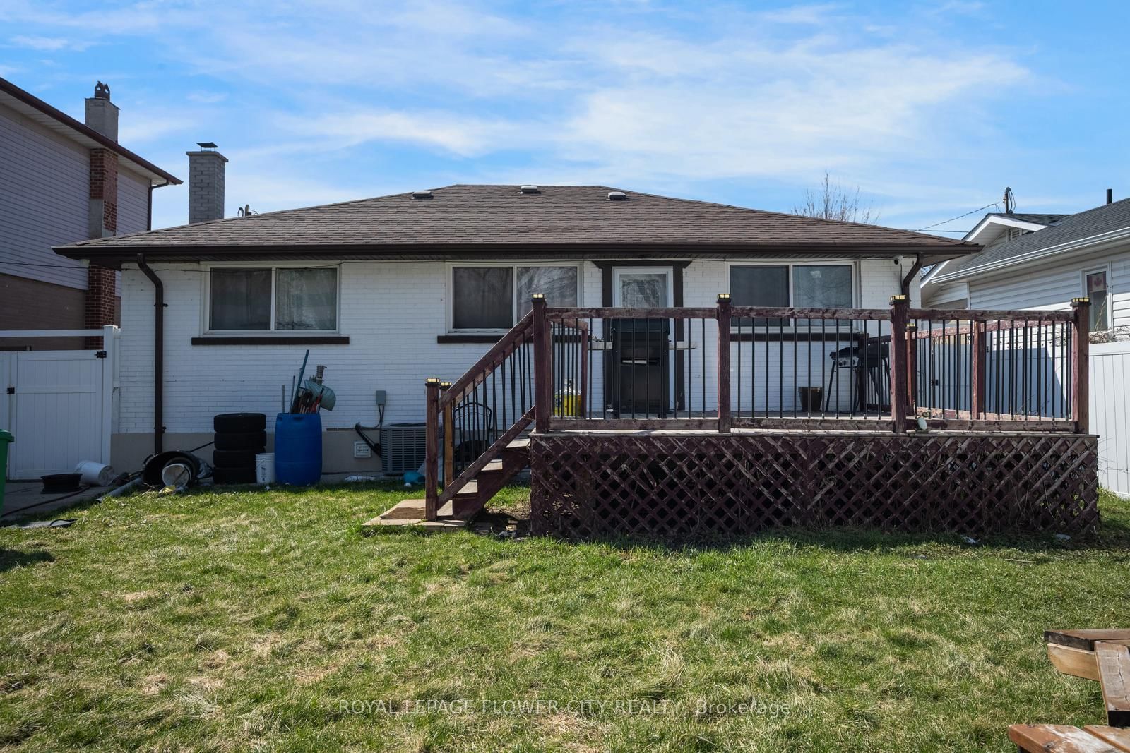 Detached House for sale at 20 N Alarton Street, Mississauga, Ontario, L4T 1J8 - Malton - MLS: W12984110