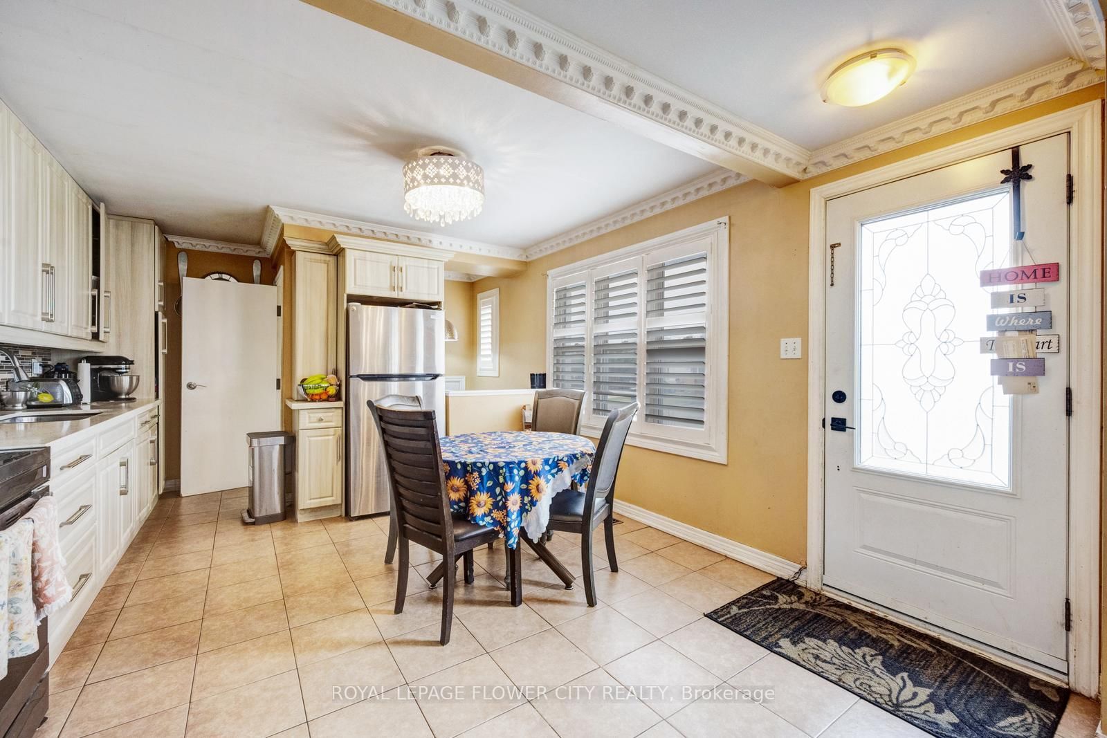 Detached House for sale at 20 N Alarton Street, Mississauga, Ontario, L4T 1J8 - Malton - MLS: W12984110