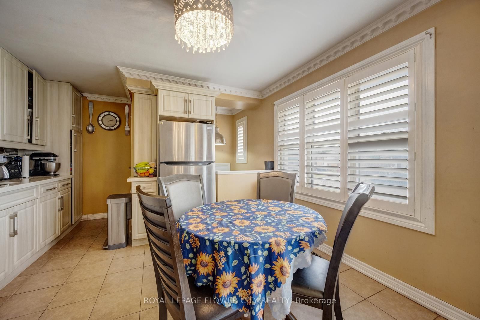 Detached House for sale at 20 N Alarton Street, Mississauga, Ontario, L4T 1J8 - Malton - MLS: W12984110