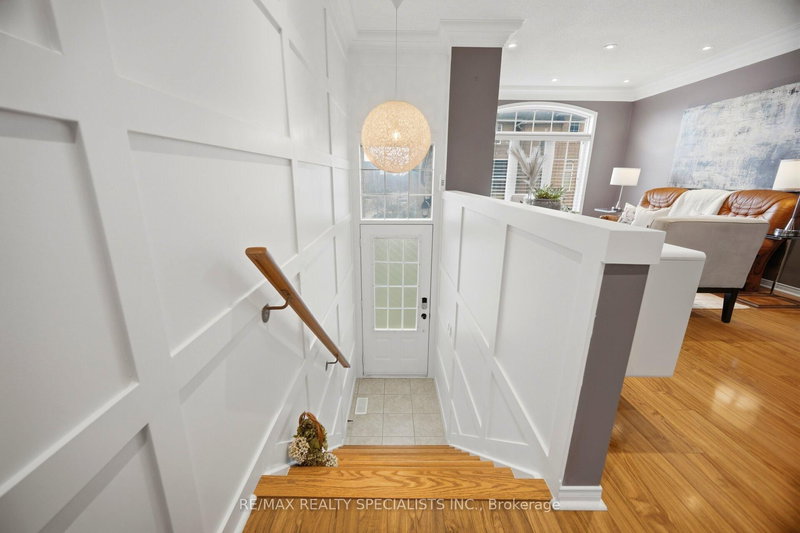 3378 Redpath Circ, Mississauga, L5N 8R1 | Image 2