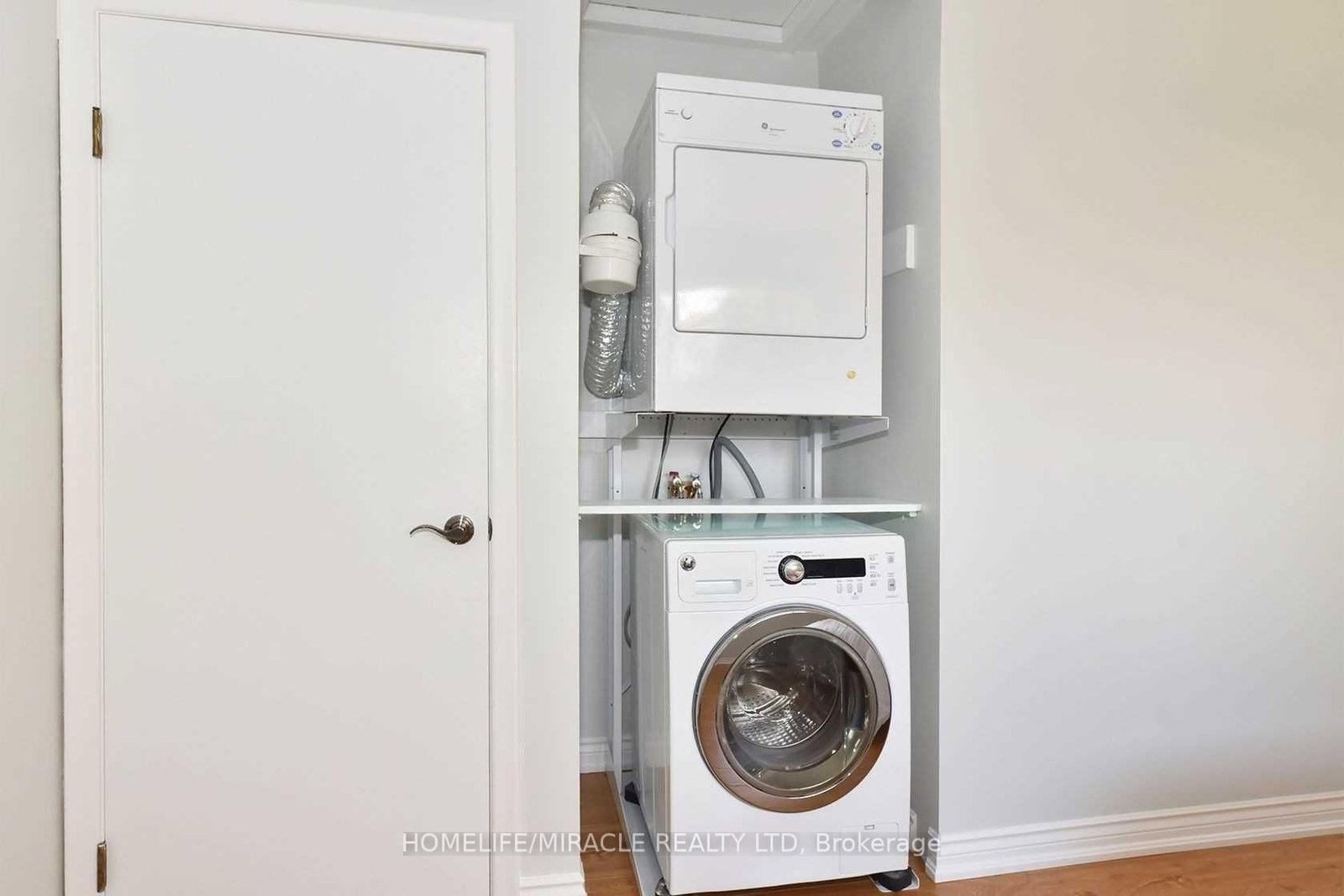 Detached House for sale at 53 Ascot Avenue, Brampton, Ontario, L6T 2P3 - Avondale - MLS: W12984244