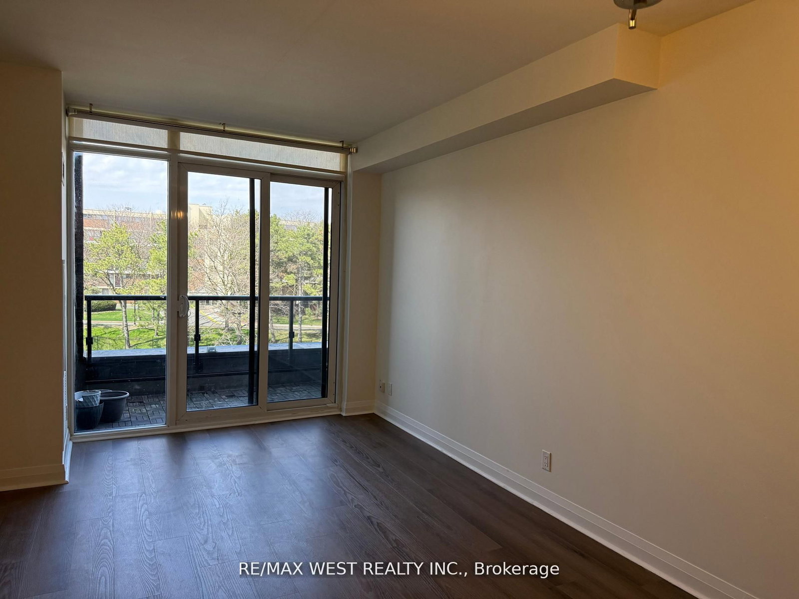 1 Valhalla Inn Road, Unit 311 - Photo 4