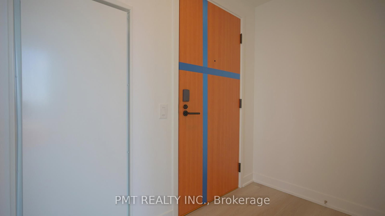 1660 Bloor Street W, Unit 911 - Photo 20